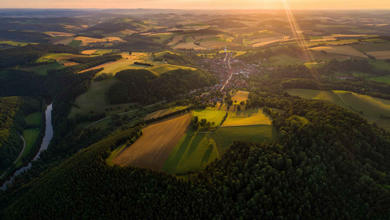 Deutsche Landschaft mit Schloss